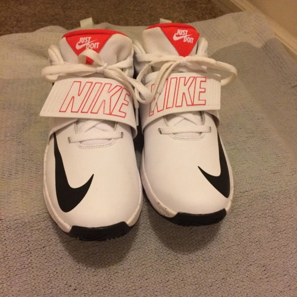 Nike Tennis Shoes